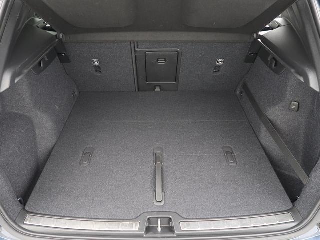 ＸＣ４０ Ｔ４　ＡＷＤ　インスクリプション　ＡＷＤ　本革シート　ｈａｒｍａｎ／ｋａｒｄｏｎ　衝突被害軽減ブレーキ　３６０°ビューカメラ　パイロットアシスト　レーダークルーズ　純正９インチナビ　レーダークルーズ　シートヒーター　パワーシート（19枚目）