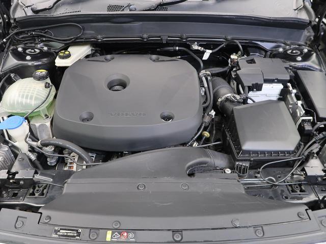 ＸＣ４０ Ｔ４　ＡＷＤ　インスクリプション　認定中古車　ＡＷＤ　パノラマガラスルーフ　茶革シート　ｈａｒｍａｎ／ｋａｒｄｏｎ　衝突被害軽減ブレーキ　３６０°ビューカメラ　パイロットアシスト　純正９インチナビ　シートヒーター（19枚目）