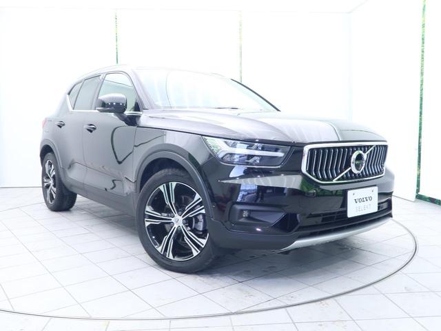 ＸＣ４０ Ｔ４　ＡＷＤ　インスクリプション　認定中古車　ＡＷＤ　パノラマガラスルーフ　茶革シート　ｈａｒｍａｎ／ｋａｒｄｏｎ　衝突被害軽減ブレーキ　３６０°ビューカメラ　パイロットアシスト　純正９インチナビ　シートヒーター（21枚目）