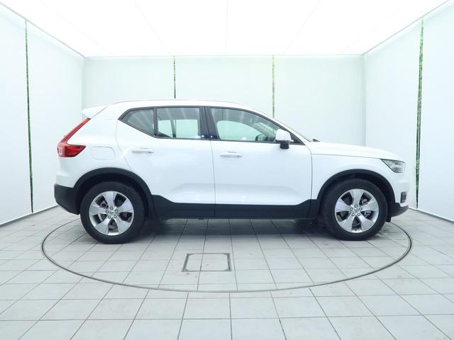 XC40 B4 AWD モメンタム 認定中古車 クライメート・パッケージ 衝突被害軽減システム 360ビューカメラ パイロットアシスト 純正9インチナビ シートヒーター ステアリングヒーター Apple Car Play(18枚目)