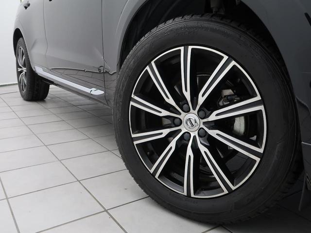 【純正１９インチアルミホイール】こだわりを持ってモデル別にデザインされた純正アルミホイールを装着。しつこい鉄粉や錆に高い効果を発揮する「ホイールコーティング」の施工も受付中！