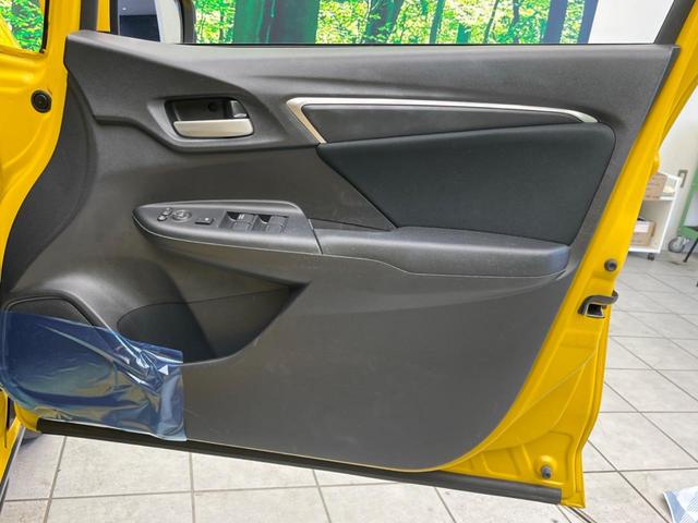13G・F 純正ナビ フルセグ Bluetooth バックカメラ スマートキー ETC 禁煙車 ワンオーナー オートエアコン ステアリングスイッチ プライバシーガラス(32枚目)
