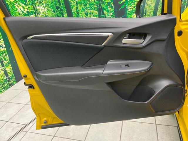 13G・F 純正ナビ フルセグ Bluetooth バックカメラ スマートキー ETC 禁煙車 ワンオーナー オートエアコン ステアリングスイッチ プライバシーガラス(34枚目)