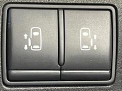 【問合せ：０７７６-５３-４９０７】【両側パワースライドドア】スマートキーや運転席のスイッチで後席両側スライドドアの開閉が可能♪電動だから力を入れてドアを開ける必要がありません。 7