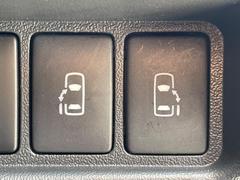【問合せ：０７７６-５３-４９０７】【両側パワースライドドア】スマートキーや運転席のスイッチで後席両側スライドドアの開閉が可能♪電動だから力を入れてドアを開ける必要がありません。 7