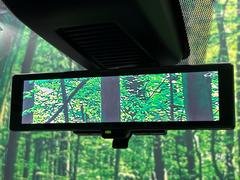 【問合せ：０７７６−５３−４９０７】【インテリジェントルームミラー】後席の大きな荷物や同乗者で後方が確認しづらい時でも安心！カメラが撮影した車両後方の映像をルームミラー内に表示。 5