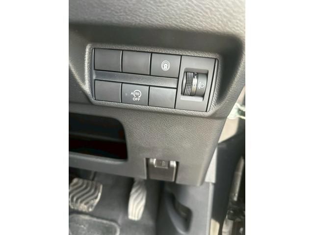 ｅＫクロス Ｍ　メモリーナビ　フルセグ　スマートキー　ＬＥＤヘッドライト　シートヒーター　運転席・助手席・サイドエアバック　ＡＢＳ　横滑り防止（14枚目）