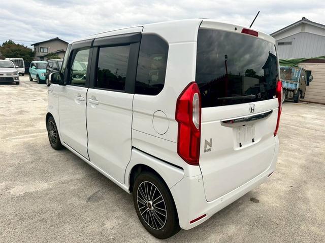 Ｎ－ＢＯＸ ＥＸ　メモリーナビ　フルセグ　バックカメラ　ＥＴＣ　アルミホイール　スマートキー　運転席・助手席・サイドエアバック　ＡＢＳ　横滑り防止装置　盗難防止システム　エアコン　パワステ　パワーウインドウ（4枚目）