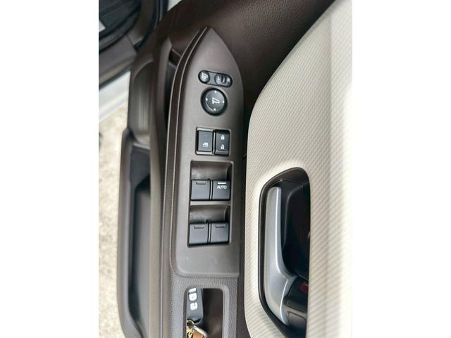 Ｎ－ＢＯＸ ＥＸ　メモリーナビ　フルセグ　バックカメラ　ＥＴＣ　アルミホイール　スマートキー　運転席・助手席・サイドエアバック　ＡＢＳ　横滑り防止装置　盗難防止システム　エアコン　パワステ　パワーウインドウ（12枚目）