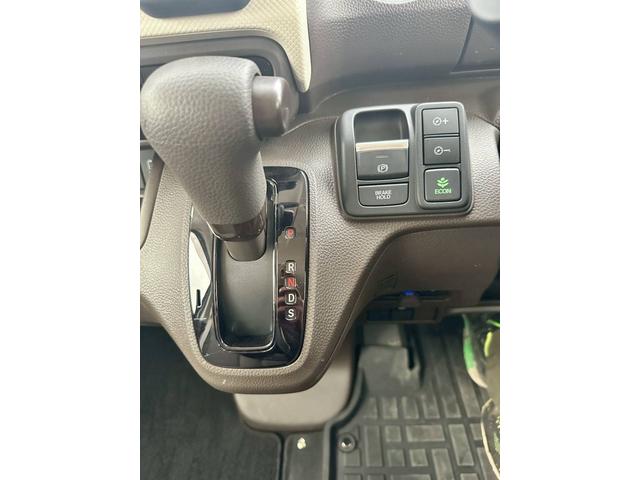 Ｎ－ＢＯＸ ＥＸ　メモリーナビ　フルセグ　バックカメラ　ＥＴＣ　アルミホイール　スマートキー　運転席・助手席・サイドエアバック　ＡＢＳ　横滑り防止装置　盗難防止システム　エアコン　パワステ　パワーウインドウ（17枚目）