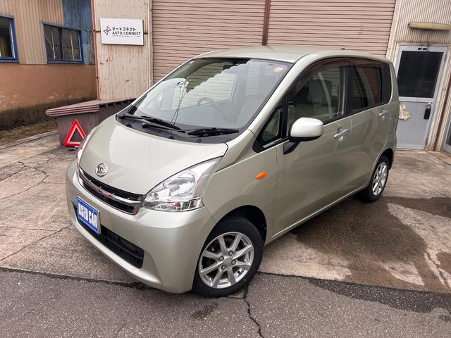 ムーヴ X スマートキー プッシュスタート アイドリングストップ ワンセグSDナビ DVD CD ラジオ バックカメラ 純正14インチアルミ 革巻きハンドル ベンチシート アームレスト 電動格納ミラー(3枚目)