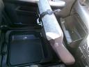 助手席下にも収納スペースがあります。