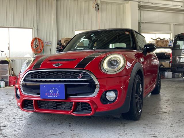 ＭＩＮＩ クーパーＳ　アルミホイール　盗難防止システム　ＨＩＤ　ＵＳＢ入力端子　キーレスエントリー　運転助手席サイドエアバック　ＨＩＤ　ドラレコ　エアコン　パワステ　パワーウインドウ（3枚目）