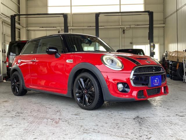 ＭＩＮＩ クーパーＳ　アルミホイール　盗難防止システム　ＨＩＤ　ＵＳＢ入力端子　キーレスエントリー　運転助手席サイドエアバック　ＨＩＤ　ドラレコ　エアコン　パワステ　パワーウインドウ（35枚目）