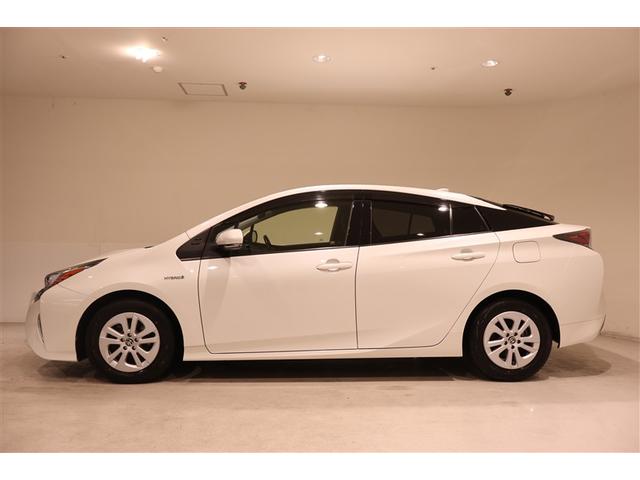 プリウス S フルセグ メモリーナビ DVD再生 ミュージックプレイヤー接続可 バックカメラ 衝突被害軽減システム ETC LEDヘッドランプ ワンオーナー(3枚目)