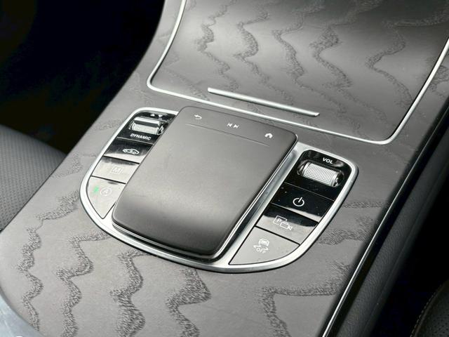ＧＬＣ ＧＬＣ２２０ｄ　４マチック　ＡＭＧライン　パノラマＳＲ　黒革シート　Ｍ付パワーシート　ベンチ＆シートヒータ　ＨＵＤ　ＨＤＤナビ・フルセグ　３６０°カメラ（17枚目）