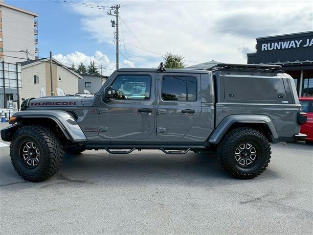 ジープ・グラディエーター ルビコン　４ＷＤ　社外バンパー　サイドステップ　ＯＺキャノピー　１７インチＡＷ　黒革　デジタルミラー　ナビ・フルセグ　バックカメラ　ドラレコ（4枚目）