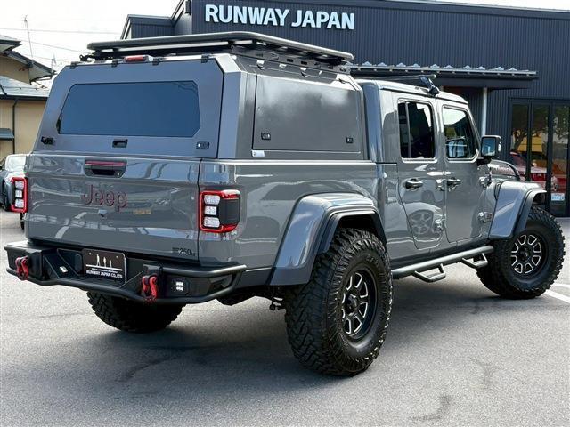 ジープ・グラディエーター ルビコン　４ＷＤ　社外バンパー　サイドステップ　ＯＺキャノピー　１７インチＡＷ　黒革　デジタルミラー　ナビ・フルセグ　バックカメラ　ドラレコ（5枚目）