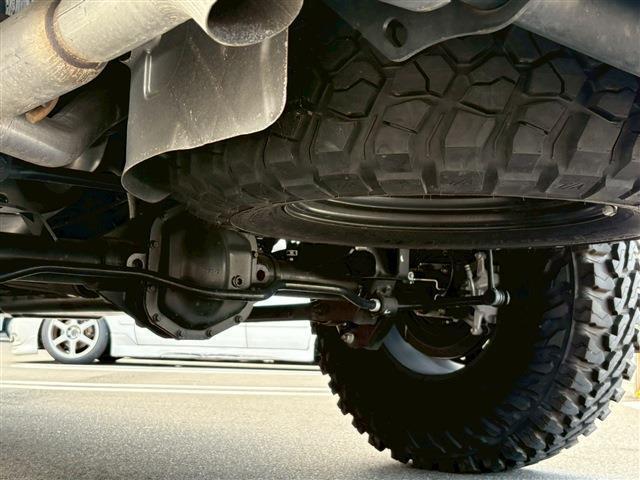 ジープ・グラディエーター ルビコン　４ＷＤ　社外バンパー　サイドステップ　ＯＺキャノピー　１７インチＡＷ　黒革　デジタルミラー　ナビ・フルセグ　バックカメラ　ドラレコ（10枚目）