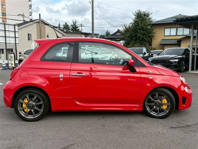 アバルト595  ディスプレイオーディオ 純正AW 純正フォグランプ 社外360°ドラレコ&リアカメラ(3枚目)