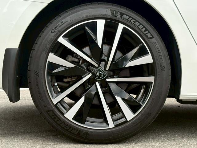 508 GTハイブリッド パノラミックSR 黒革 シートヒータ メモリ付パワーシート FOCALオーディオ ナビ・フルセグ サラウンドビューカメラ LEDヘッドライト 社外ドラレコ(前後タイプ)(29枚目)