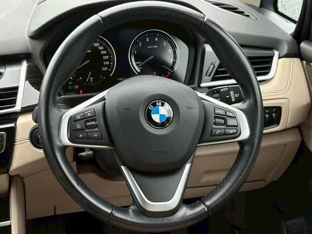2シリーズ 218iグランツアラー ラグジュアリー アドバンスドセフティ HUD 白革 M付パワーシート&ヒータ ナビ/フルセグ DVD Bカメラ オートテール(8枚目)