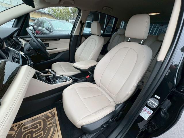 2シリーズ 218iグランツアラー ラグジュアリー アドバンスドセフティ HUD 白革 M付パワーシート&ヒータ ナビ/フルセグ DVD Bカメラ オートテール(20枚目)