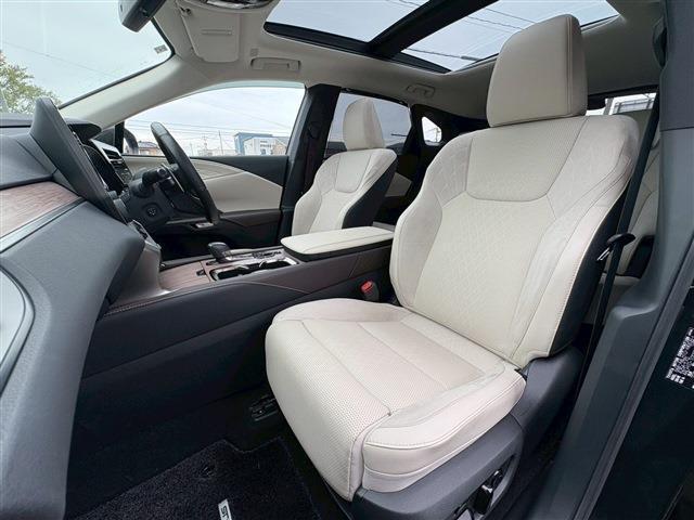 RX RX350h バージョンL パノラマSR レクサスセーフティ レクサスチームメイト BSM HUD M付パワーシート ベンチレーション&ヒータ(17枚目)