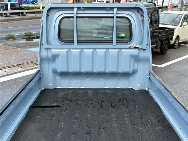 ハイゼットトラック スタンダード　３方開　４ＷＤ　ＡＴ車　ナビ　ＤＴＶ　ドラレコ　ドアバイザー（6枚目）