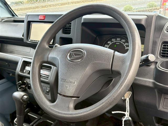 ハイゼットトラック スタンダード　３方開　４ＷＤ　ＡＴ車　ナビ　ＤＴＶ　ドラレコ　ドアバイザー（9枚目）