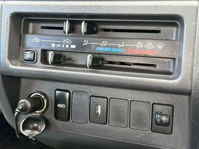 ハイゼットトラック スタンダード　３方開　４ＷＤ　ＡＴ車　ナビ　ＤＴＶ　ドラレコ　ドアバイザー（15枚目）