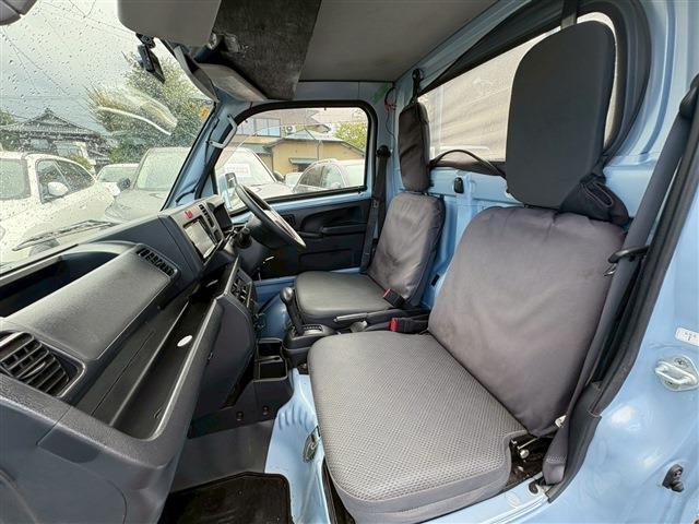 ハイゼットトラック スタンダード　３方開　４ＷＤ　ＡＴ車　ナビ　ＤＴＶ　ドラレコ　ドアバイザー（18枚目）