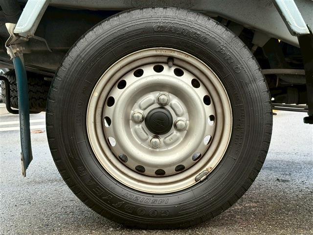 ハイゼットトラック スタンダード　３方開　４ＷＤ　ＡＴ車　ナビ　ＤＴＶ　ドラレコ　ドアバイザー（19枚目）