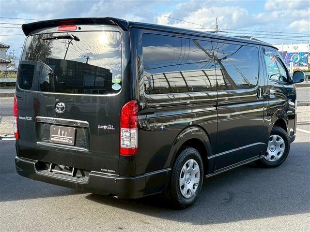 レジアスエースバン スーパーＧＬ　ダークプライムＩＩ　ロングボディ　ディーゼルターボ　４ＷＤ　ターボ　セーフティセンス　両側パワースライドドア　バックカメラ内蔵ミラー　ＬＥＤヘッドライト　コーナーセンサー　ナビ・フルセグ　ＥＴＣ車載器（5枚目）