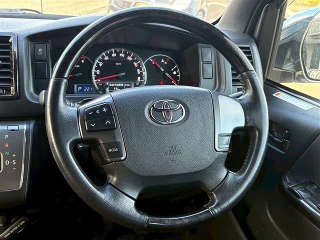 レジアスエースバン スーパーＧＬ　ダークプライムＩＩ　ロングボディ　ディーゼルターボ　４ＷＤ　ターボ　セーフティセンス　両側パワースライドドア　バックカメラ内蔵ミラー　ＬＥＤヘッドライト　コーナーセンサー　ナビ・フルセグ　ＥＴＣ車載器（8枚目）