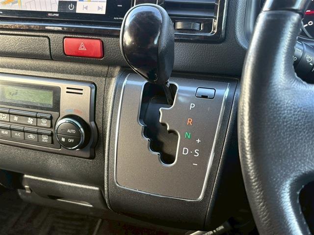 レジアスエースバン スーパーＧＬ　ダークプライムＩＩ　ロングボディ　ディーゼルターボ　４ＷＤ　ターボ　セーフティセンス　両側パワースライドドア　バックカメラ内蔵ミラー　ＬＥＤヘッドライト　コーナーセンサー　ナビ・フルセグ　ＥＴＣ車載器（14枚目）