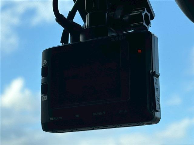 レジアスエースバン スーパーＧＬ　ダークプライムＩＩ　ロングボディ　ディーゼルターボ　４ＷＤ　ターボ　セーフティセンス　両側パワースライドドア　バックカメラ内蔵ミラー　ＬＥＤヘッドライト　コーナーセンサー　ナビ・フルセグ　ＥＴＣ車載器（16枚目）