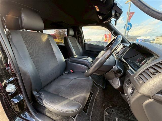 レジアスエースバン スーパーＧＬ　ダークプライムＩＩ　ロングボディ　ディーゼルターボ　４ＷＤ　ターボ　セーフティセンス　両側パワースライドドア　バックカメラ内蔵ミラー　ＬＥＤヘッドライト　コーナーセンサー　ナビ・フルセグ　ＥＴＣ車載器（19枚目）