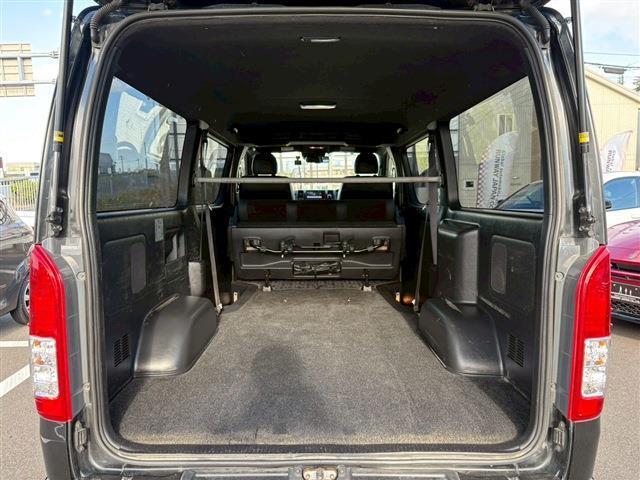 レジアスエースバン スーパーＧＬ　ダークプライムＩＩ　ロングボディ　ディーゼルターボ　４ＷＤ　ターボ　セーフティセンス　両側パワースライドドア　バックカメラ内蔵ミラー　ＬＥＤヘッドライト　コーナーセンサー　ナビ・フルセグ　ＥＴＣ車載器（23枚目）