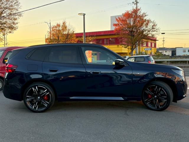 Ｘ３ Ｍ５０　ｘＤｒｉｖｅ　Ｍ５０　ｘＤｒｉｖｅ　有償色タンザナイトブルー　レザーパッケージ　内装色アンバー　パノラマガラスサンルーフ　ＯＰ２１インチＡＷ　ヘッドアップディスプレイ（5枚目）