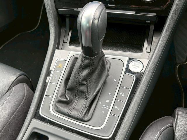 ゴルフ TDIコンフォートライン マイスター デジタルメーター ナビ・フルセグ Bluetooth バックカメラ CD/DVD DYNAUDIOオーディオ 黒革 シートヒータ― M付パワーシート コーナーセンサー LEDヘッドライト(20枚目)