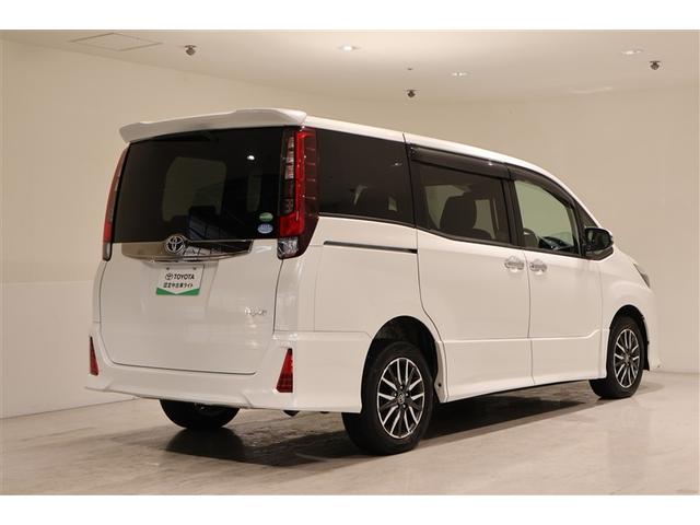 ノア Ｓｉ　ダブルバイビー　４ＷＤ　フルセグ　メモリーナビ　ＤＶＤ再生　ミュージックプレイヤー接続可　後席モニター　バックカメラ　衝突被害軽減システム　ＥＴＣ　両側電動スライド　ＬＥＤヘッドランプ　ウオークスルー　乗車定員７人（5枚目）