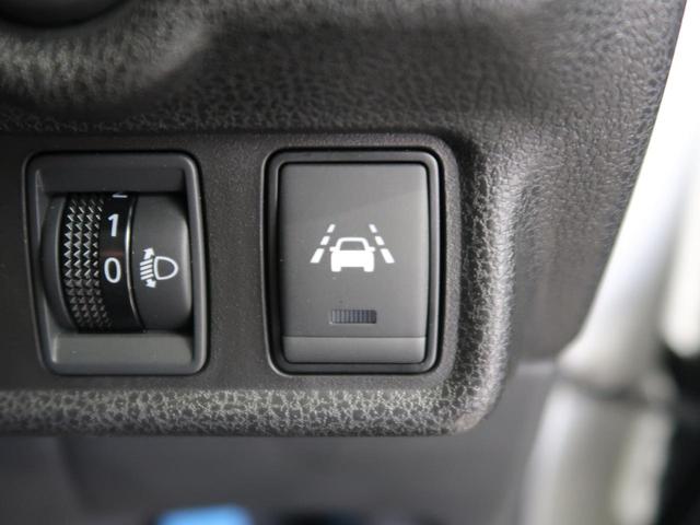 X エマージェンシーブレーキ 禁煙車 パナソニックナビ 踏み間違い防止 クリアランスソナー オートライト スマートキー アイドリングストップ CD再生 盗難防止システム 横滑り防止システム(8枚目)