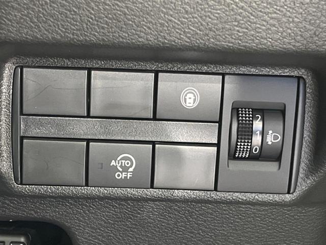X 4WD 純正ナビ バックカメラ フルセグ Bluetooth ETC シートヒーター 踏み間違い防止 衝突軽減装置 クリアランスソナー インテリキー オートライト オートエアコン 純正14インチアルミ(32枚目)