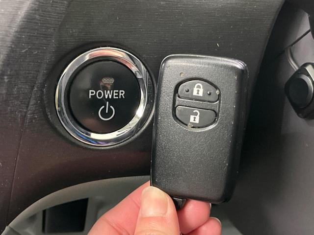 Sツーリングセレクション 禁煙車 純正ナビ バックカメラ Bluetooth フルセグTV ETC LEDヘッドライト スマートキー オートライト オートエアコン ステアリングスイッチ フォグライト DVD 盗難防止装置(8枚目)