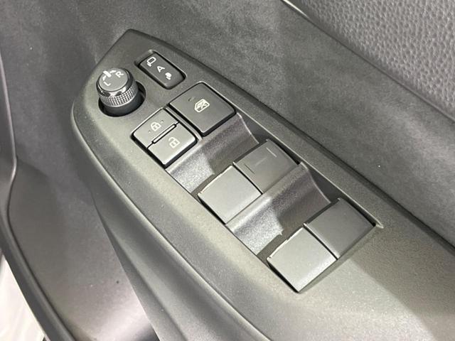 ハイブリッド GRスポーツ 登録済未使用車 全周囲カメラ セーフティセンス レーダークルーズ 2トーン ディスプレイオーディオ Bluetooth LEDヘッドライト クリアランスソナー 車線逸脱警報 オートマチックハイビーム(36枚目)