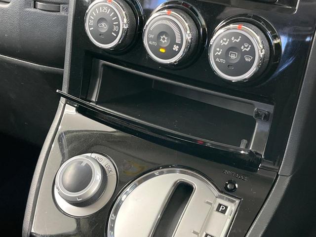 D パワーパッケージ 4WD 両側電動ドア SDナビ バックカメラ ETC 前席シートヒーター HIDヘッド スマートキー 革巻きステアリング 純正18インチアルミ オートライト・エアコン フォグ 地デジ パドルシフト(48枚目)