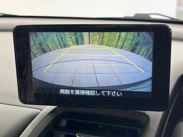 α　禁煙車　純正ディスプレイオーディオ　バックカメラ　衝突軽減装置　　ＬＥＤヘッドライト　スマートキー　オートエアコン　横滑り防止装置　衝突安全ボディ　盗難防止システム　オートライト(4枚目)