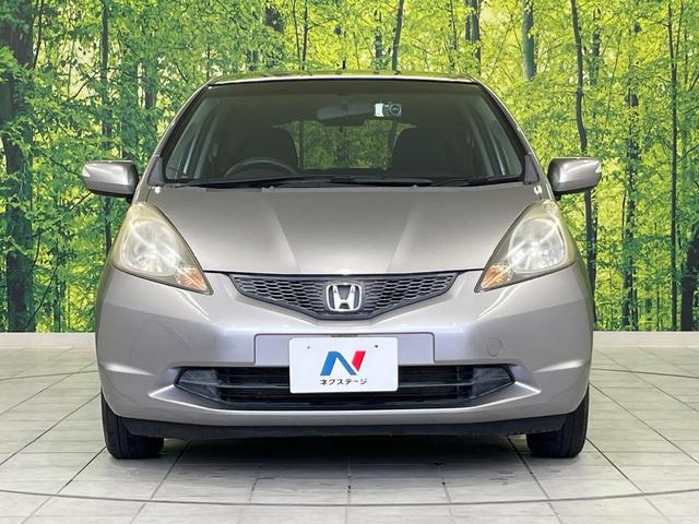 フィット Ｌ　ハイウェイエディション　純正ＳＤナビ　バックカメラ　禁煙車　ドラレコ　ＨＩＤヘッド　ビルトインＥＴＣ　オートエアコン　ＣＤ　ＤＶＤ再生　地デジ　キーレス　ドアバイザー　電動格納ミラー　プライバシーＧ　１４インチアルミホイール（14枚目）
