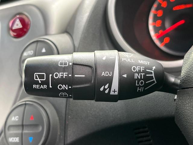 フィット Ｌ　ハイウェイエディション　純正ＳＤナビ　バックカメラ　禁煙車　ドラレコ　ＨＩＤヘッド　ビルトインＥＴＣ　オートエアコン　ＣＤ　ＤＶＤ再生　地デジ　キーレス　ドアバイザー　電動格納ミラー　プライバシーＧ　１４インチアルミホイール（33枚目）